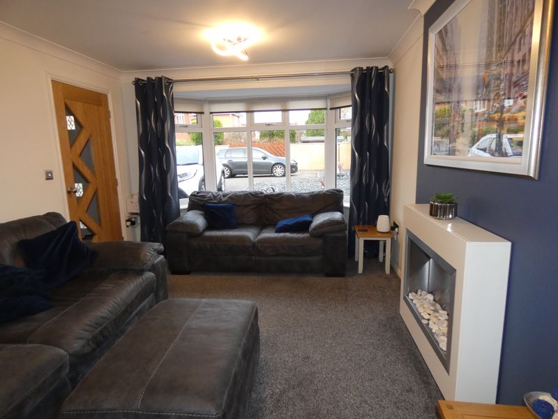Lounge- click for photo gallery